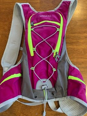 Lightweight Hiking & Running Backpack Fuchsia Neon Trail Pack Travel Outdoorgear